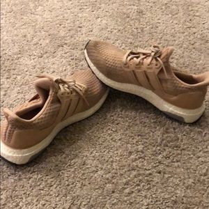 Adidas women’s ultraboost ash pearl sz 8.5